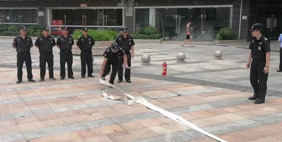 開展培訓(xùn)工作，提高業(yè)務(wù)水平